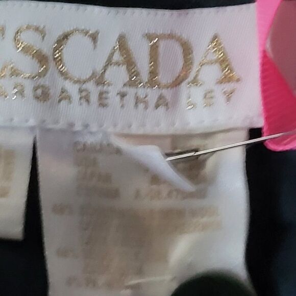 ESCADA GREY KNEE LENGTH SKIRT - Picture 2 of 9